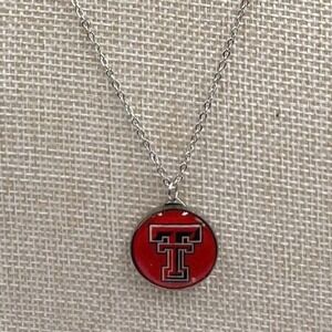 VTG Texas Tech Silver Tone Raiders Ivy School Logo Collegiate Pendant Necklace